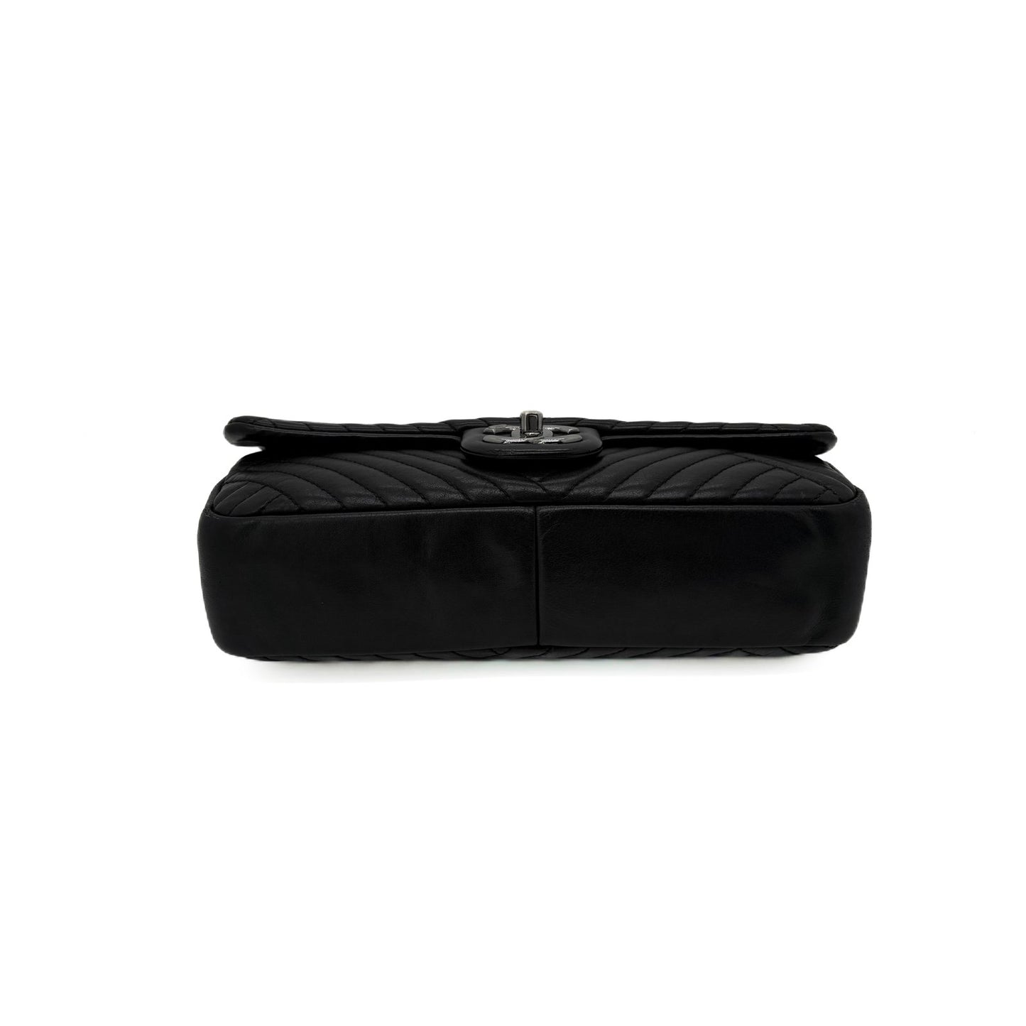 Classic Flap Medium Chevron Black