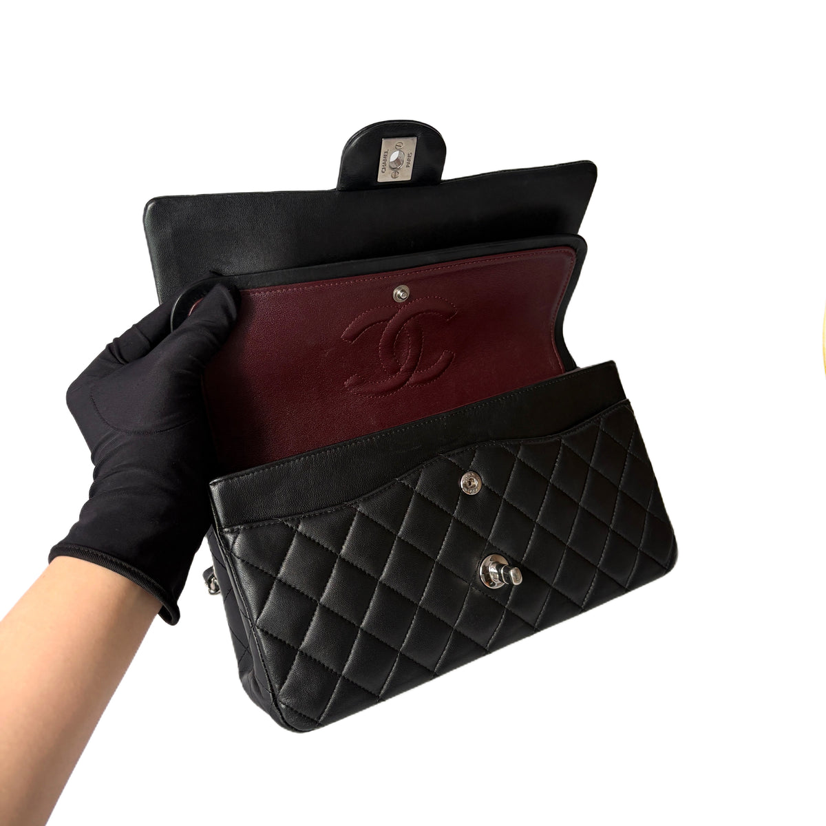 Classic Flap Medium Black