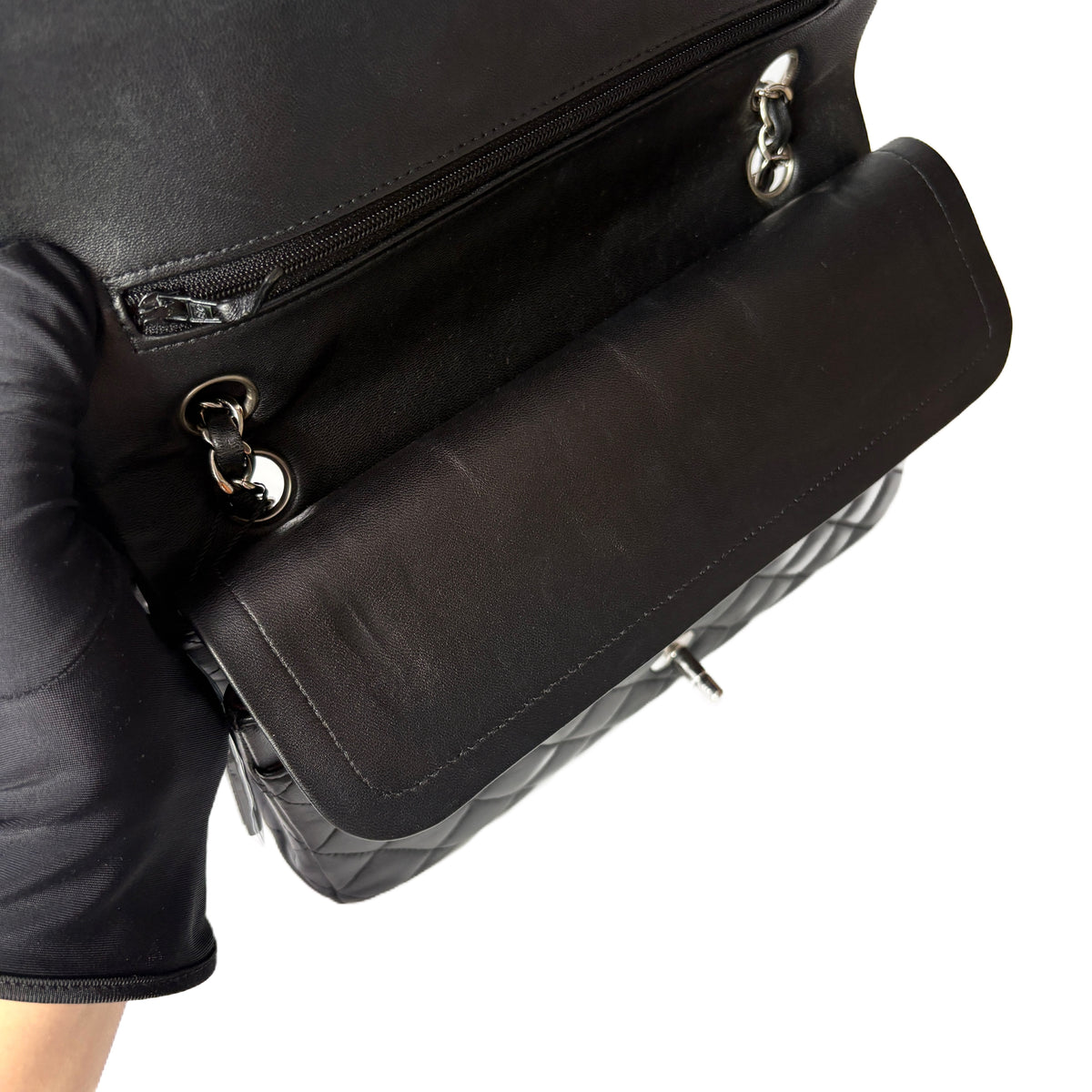 Classic Flap Medium Black