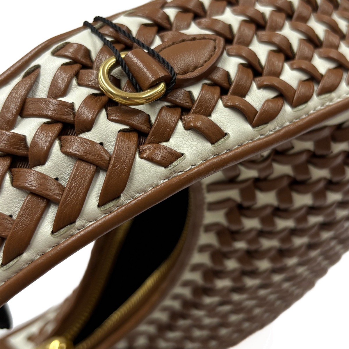 Wander Leather Cognac and White