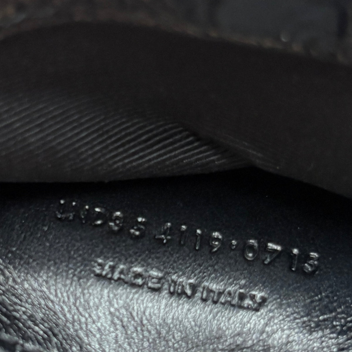 Kate Medium Croc-Embossed Tassel Black