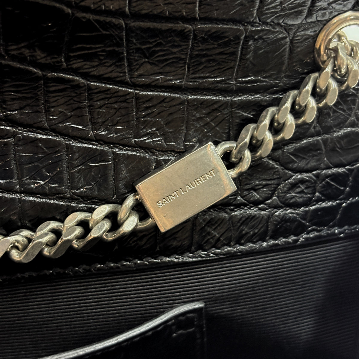 Kate Medium Croc-Embossed Tassel Black