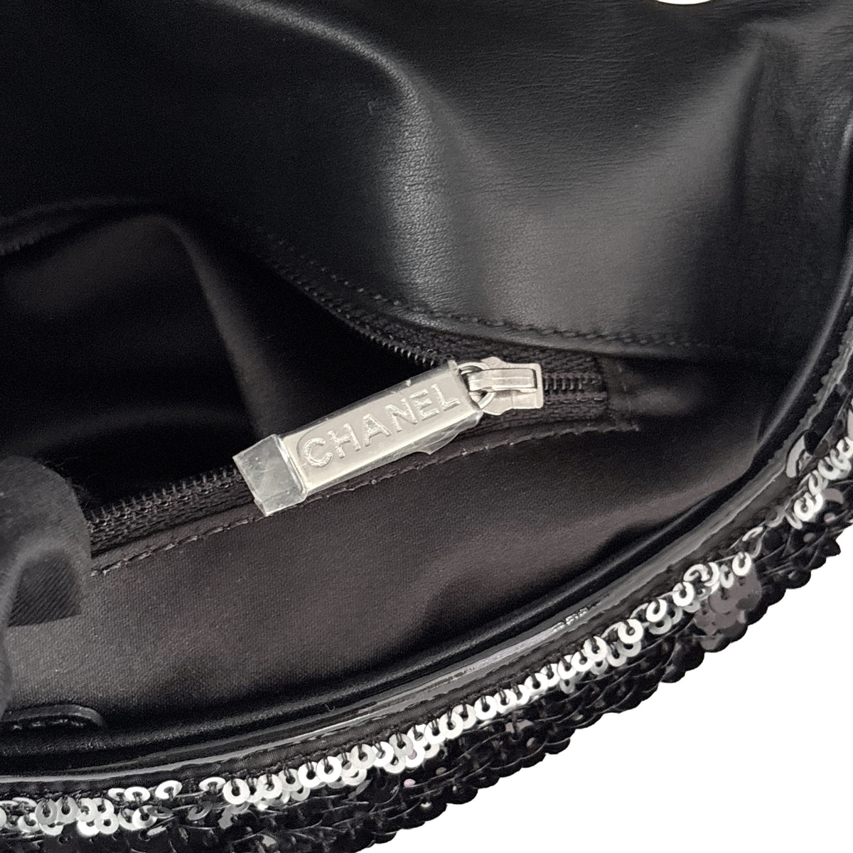 2.55 Medium Sequin Black
