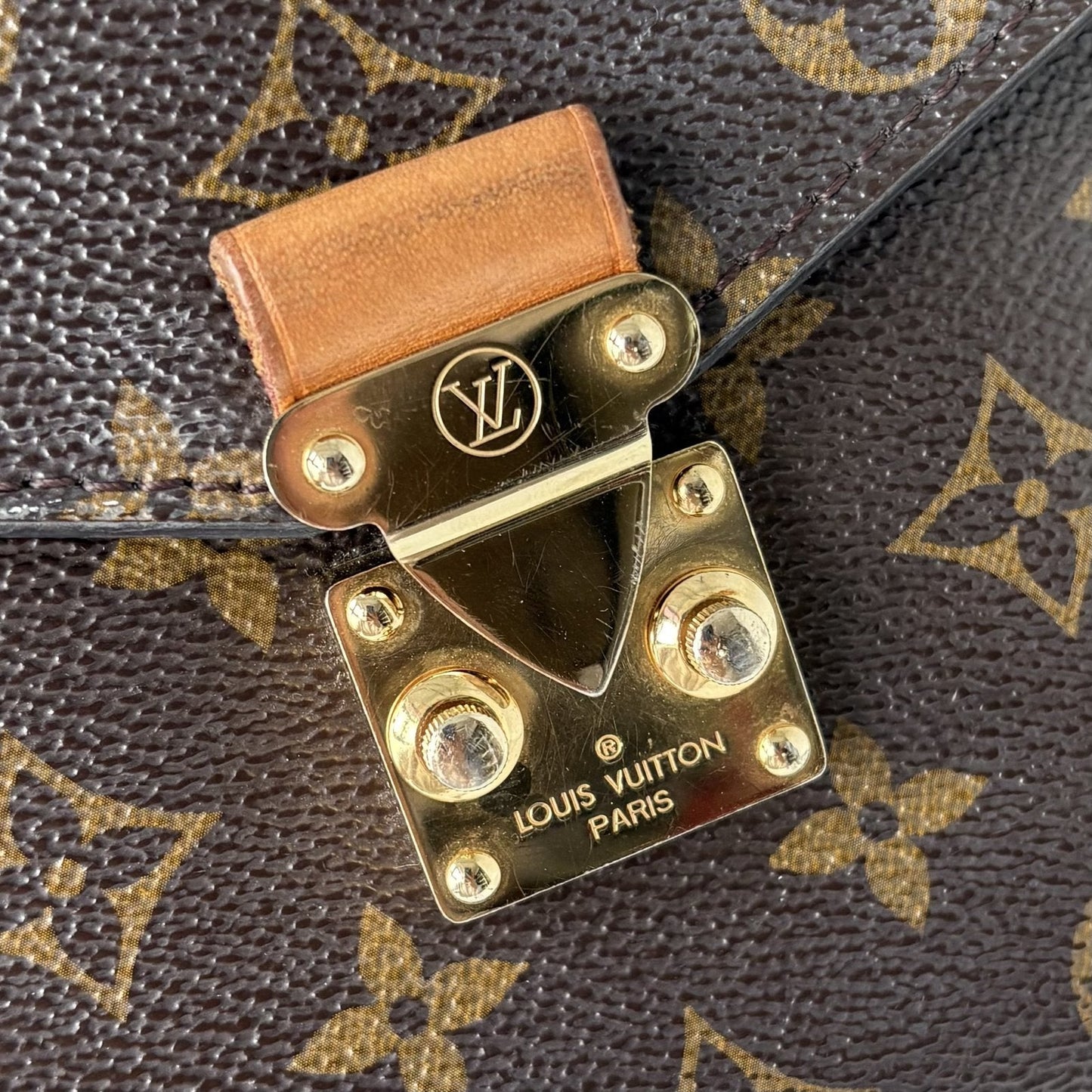Pochette Métis Monogram