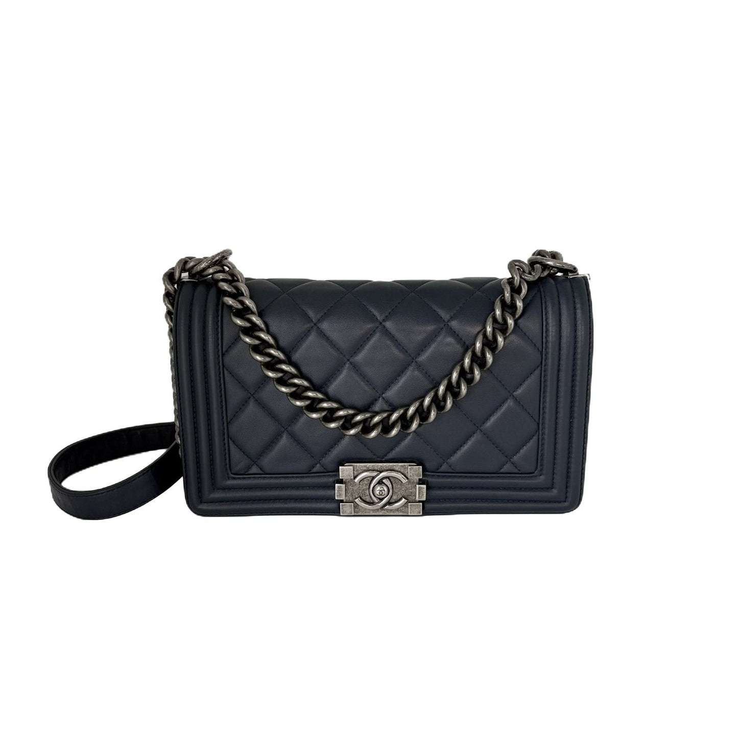 Chanel Le Boy Medium 25 black front