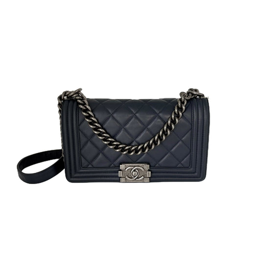Chanel Le Boy Medium 25 black front