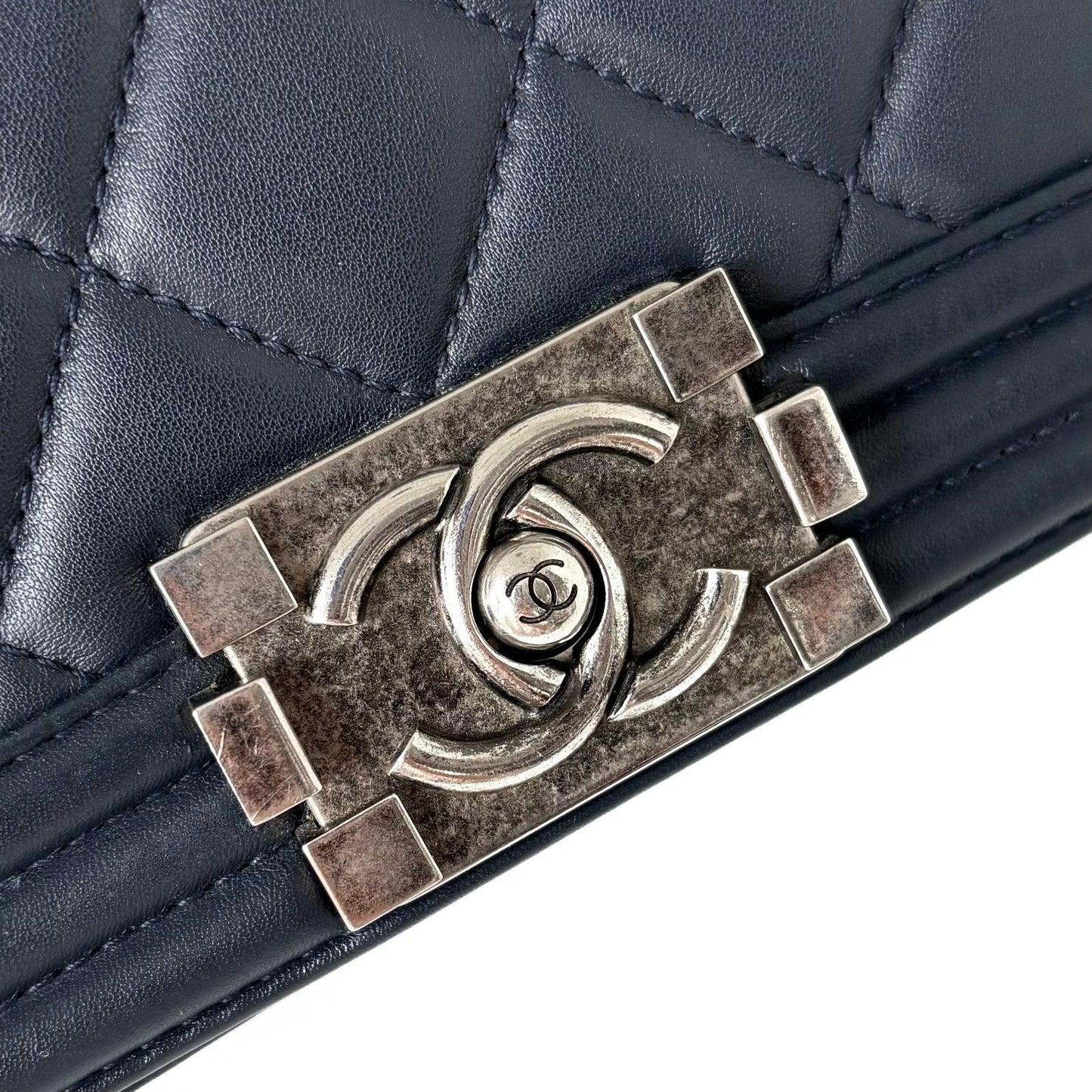 Le Boy Medium 25 Black Quilted Calfskin Silver Hardware