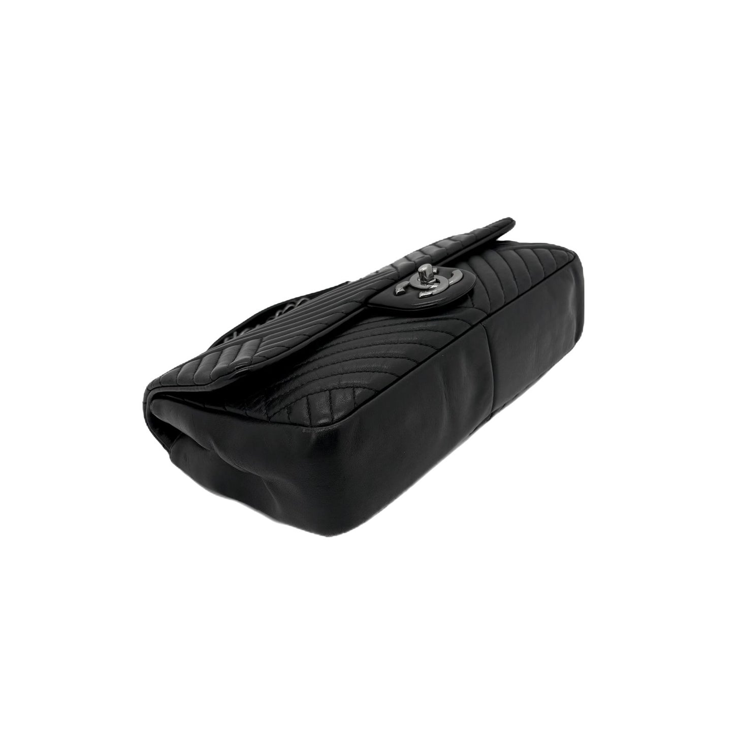 Classic Flap Medium Chevron Black