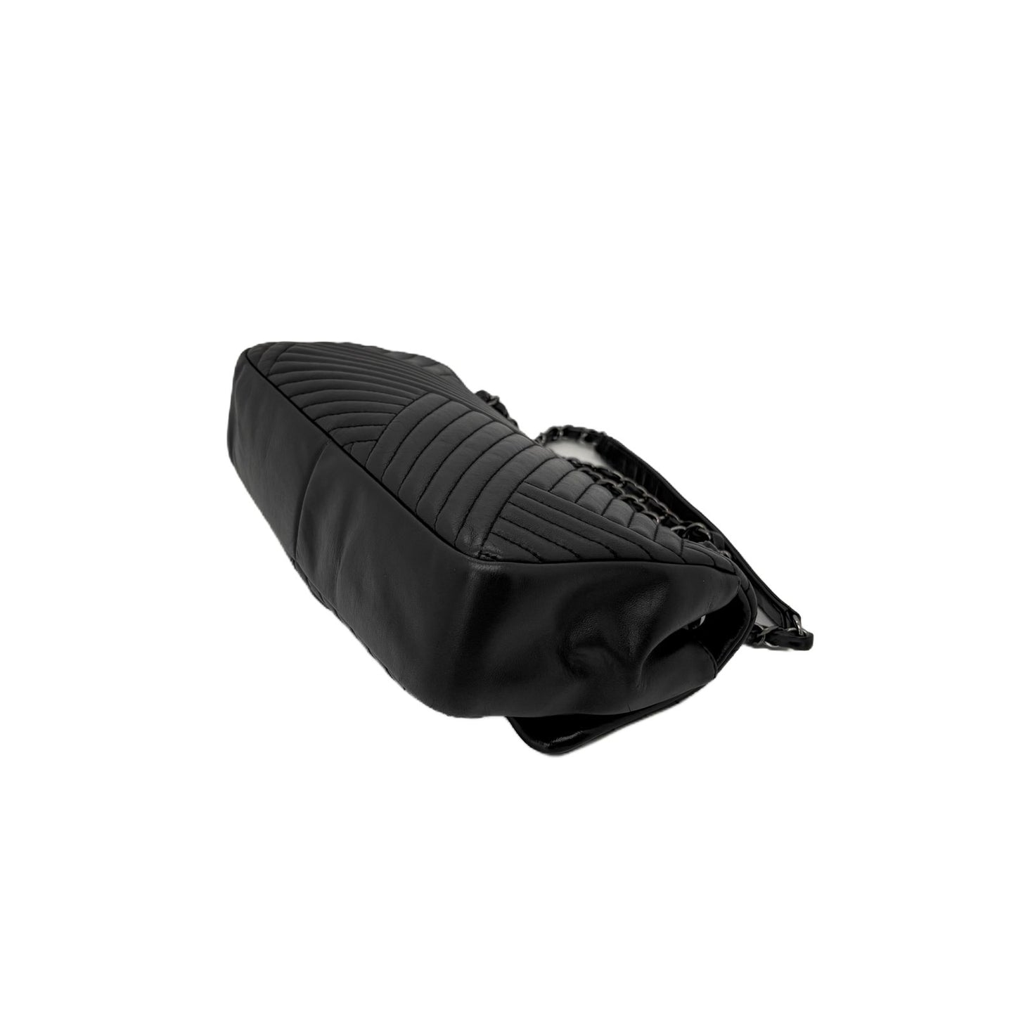 Classic Flap Medium Chevron Black