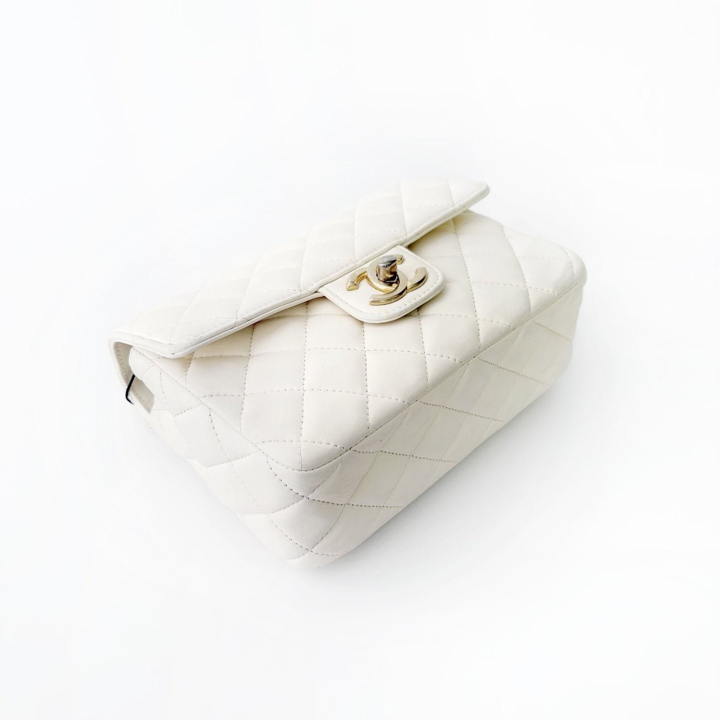 Mini Square Flap White Seasonal Chain