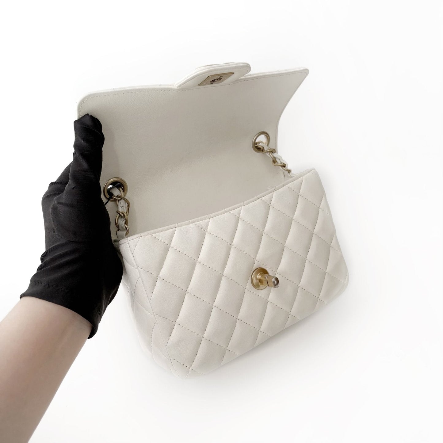 Mini Square Flap White Seasonal Chain