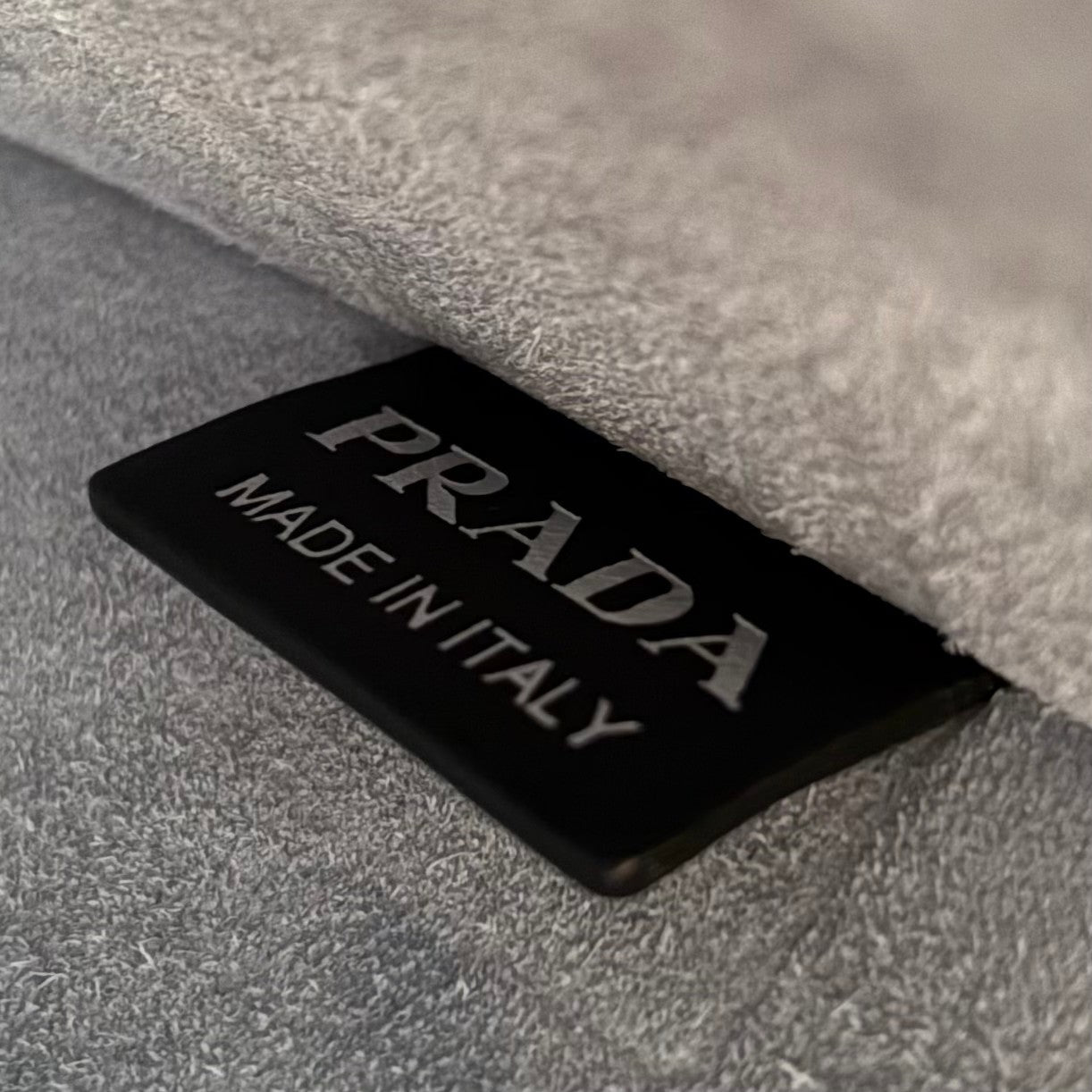 Dua Medium Dark Grey